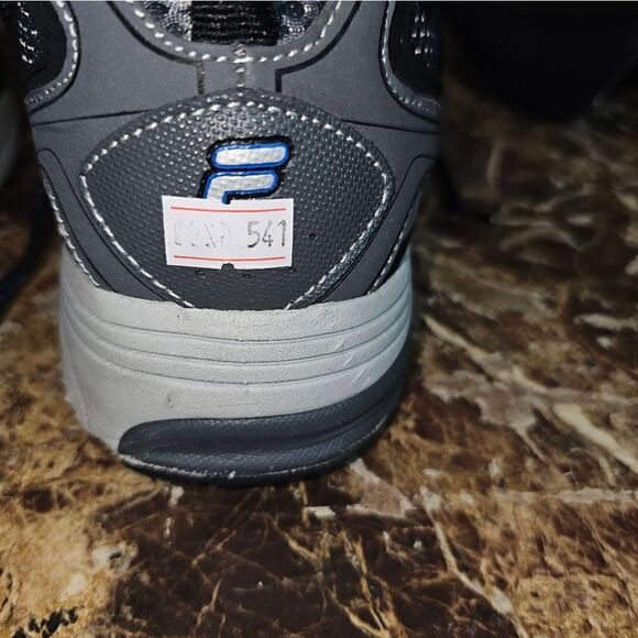 Fila Men's Fashion Classic running training gray shoes  size 9.5.   541 - Picture 11 of 11